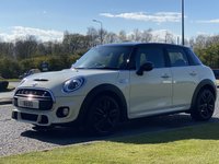 USED 2018 68 MINI HATCH COOPER 2.0 COOPER S 5d 190 BHP Sat Nav JCW Aerodynamic Kit