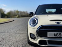 USED 2018 68 MINI HATCH COOPER 2.0 COOPER S 5d 190 BHP Sat Nav JCW Aerodynamic Kit