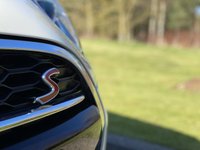USED 2018 68 MINI HATCH COOPER 2.0 COOPER S 5d 190 BHP Sat Nav JCW Aerodynamic Kit