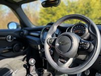 USED 2018 68 MINI HATCH COOPER 2.0 COOPER S 5d 190 BHP Sat Nav JCW Aerodynamic Kit