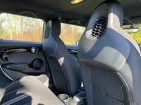 USED 2018 68 MINI HATCH COOPER 2.0 COOPER S 5d 190 BHP Sat Nav JCW Aerodynamic Kit