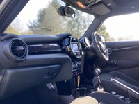 USED 2018 68 MINI HATCH COOPER 2.0 COOPER S 5d 190 BHP Sat Nav JCW Aerodynamic Kit