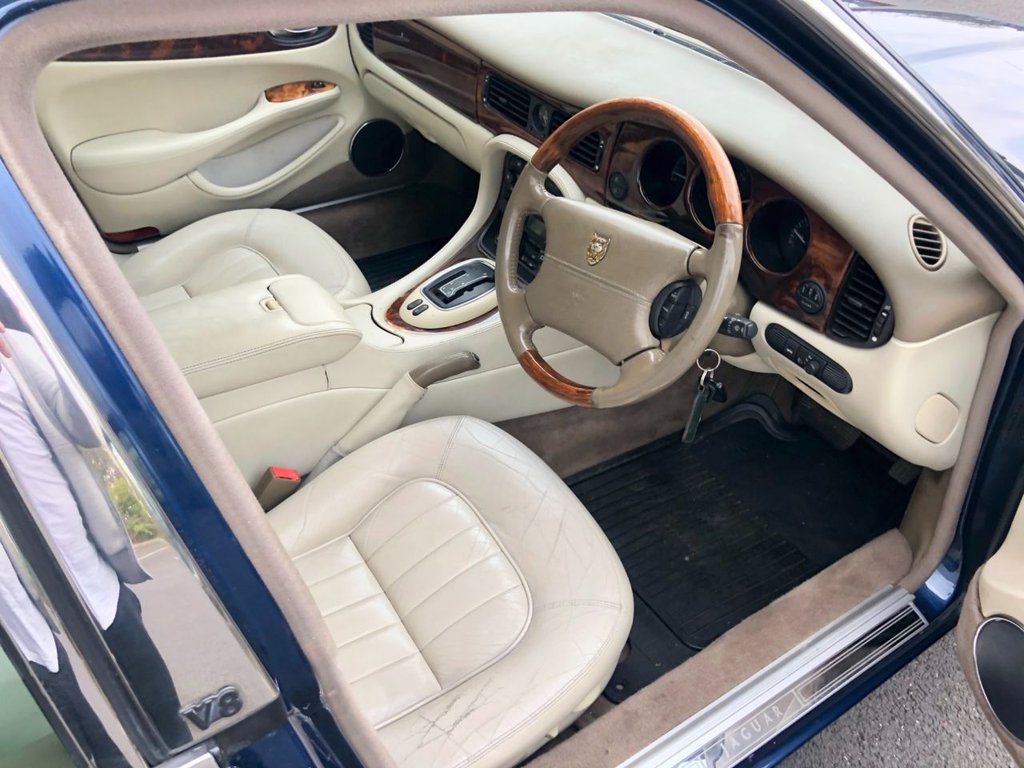 USED 1997 R JAGUAR XJ SOVEREIGN // LWB // 4d // 4.0 V8 290 BHP // px swap 