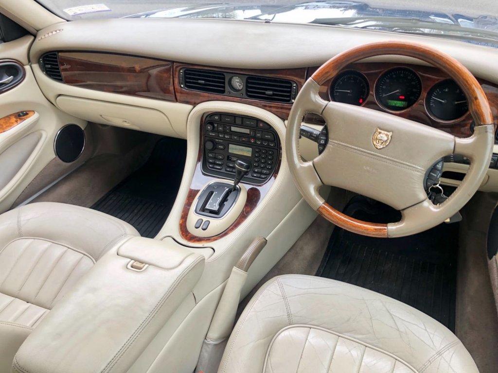 USED 1997 R JAGUAR XJ SOVEREIGN // LWB // 4d // 4.0 V8 290 BHP // px swap 