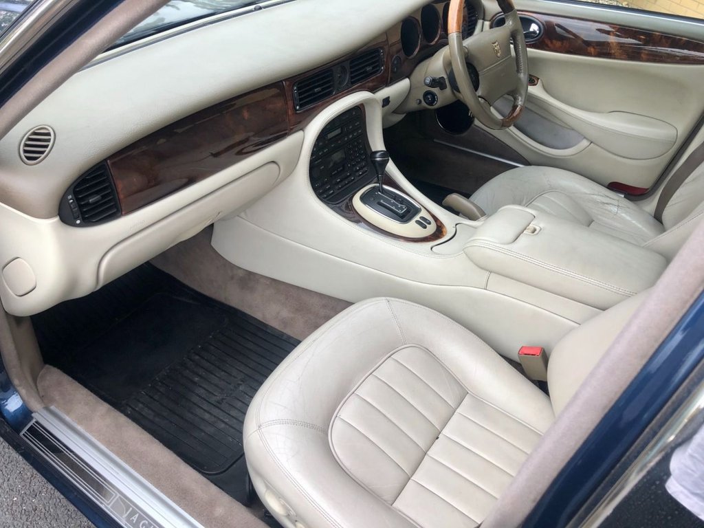 USED 1997 R JAGUAR XJ SOVEREIGN // LWB // 4d // 4.0 V8 290 BHP // px swap 