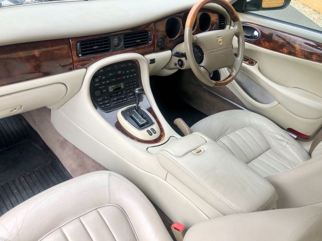 USED 1997 R JAGUAR XJ SOVEREIGN // LWB // 4d // 4.0 V8 290 BHP // px swap 