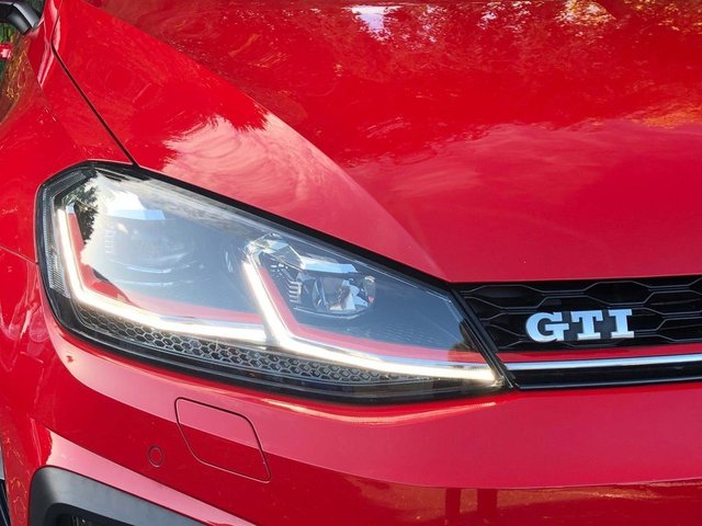 View our VOLKSWAGEN GOLF