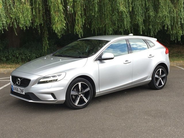 View our VOLVO V40
