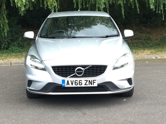 View our VOLVO V40