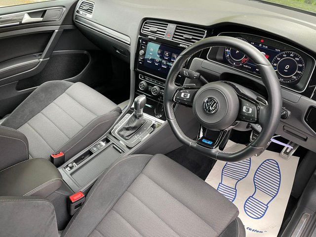 View our VOLKSWAGEN GOLF