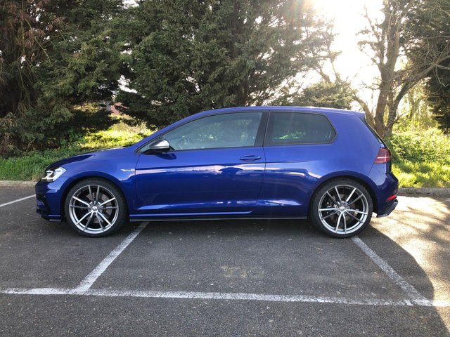 View our VOLKSWAGEN GOLF