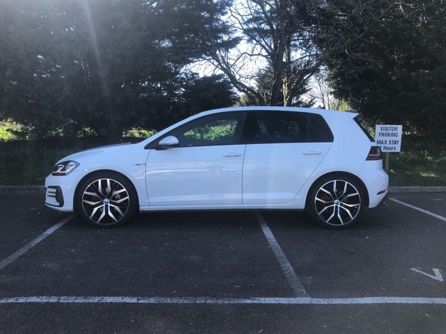 View our VOLKSWAGEN GOLF