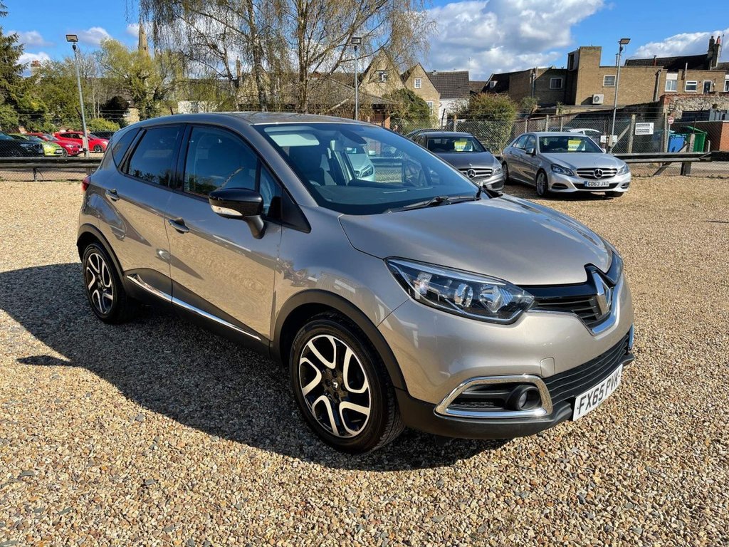View our RENAULT CAPTUR