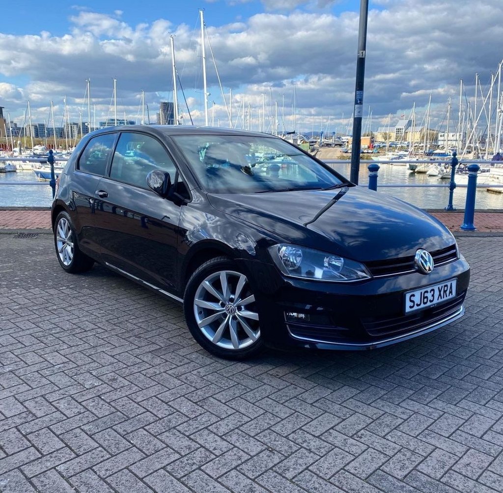 View our VOLKSWAGEN GOLF