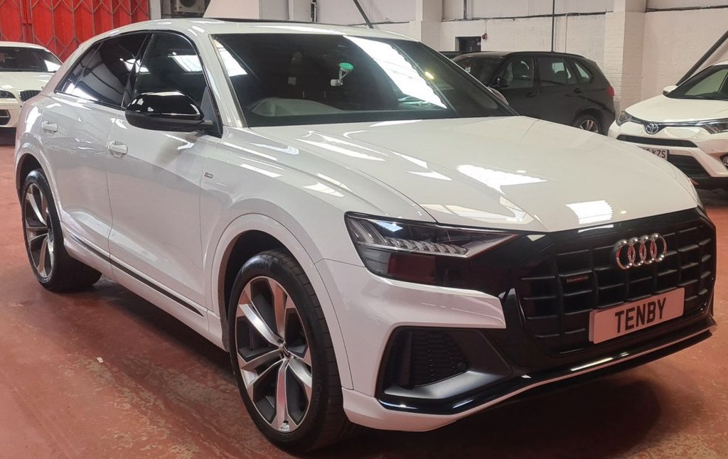 View our AUDI Q8