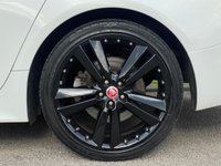 USED 2015 15 JAGUAR XF 2.2 D R-SPORT 4d 200 BHP [SUNROOF] CAMERA | SUNROOF | 20" ALLOYS | FULL SERVICE HISTORY