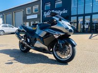 USED 2012 61 KAWASAKI ZZR1400 DAF ABS  WITH AKRAPOVIC CARBON EXHAUSTS