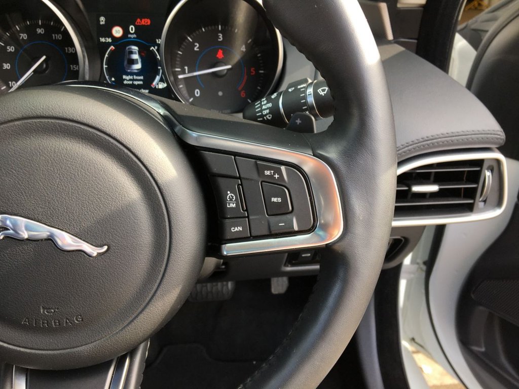 USED 2018 18 JAGUAR XE 2.0 D PORTFOLIO 4d 178 BHP 