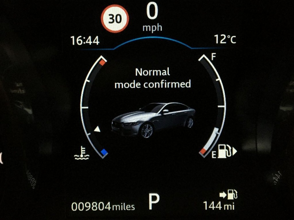 USED 2018 18 JAGUAR XE 2.0 D PORTFOLIO 4d 178 BHP 