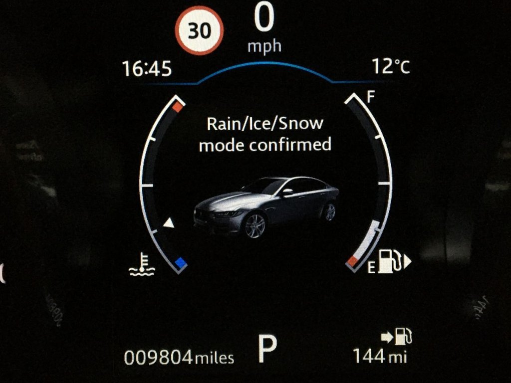 USED 2018 18 JAGUAR XE 2.0 D PORTFOLIO 4d 178 BHP 