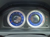 USED 2011 11 VOLVO V60 2.4 D5 R-DESIGN 5d 202 BHP www.suffolkcarcentre.co.uk - Located at Reydon