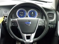 USED 2011 11 VOLVO V60 2.4 D5 R-DESIGN 5d 202 BHP www.suffolkcarcentre.co.uk - Located at Reydon