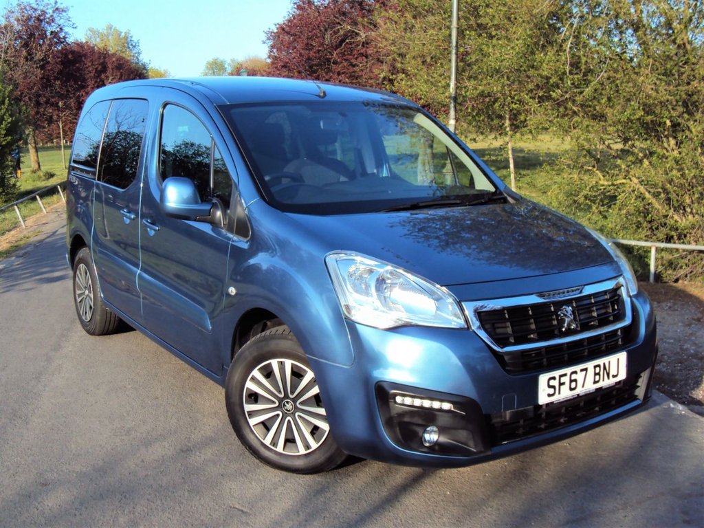 View our PEUGEOT PARTNER