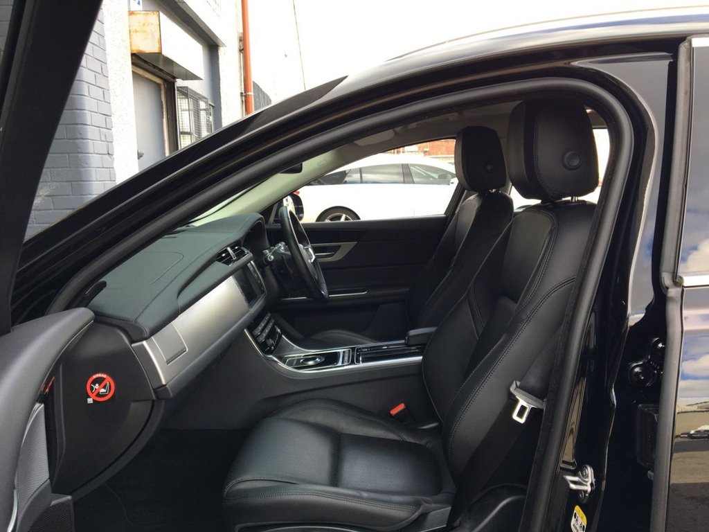 USED 2018 18 JAGUAR XF 2.0 D PRESTIGE 5d 177 BHP 