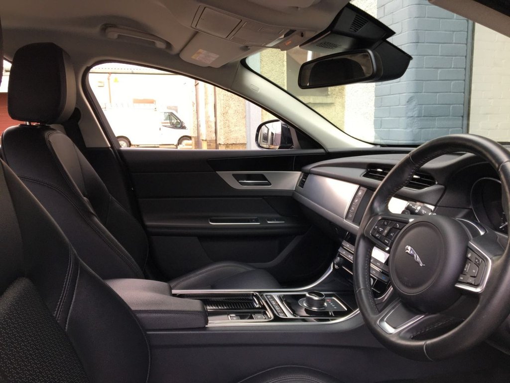 USED 2018 18 JAGUAR XF 2.0 D PRESTIGE 5d 177 BHP 