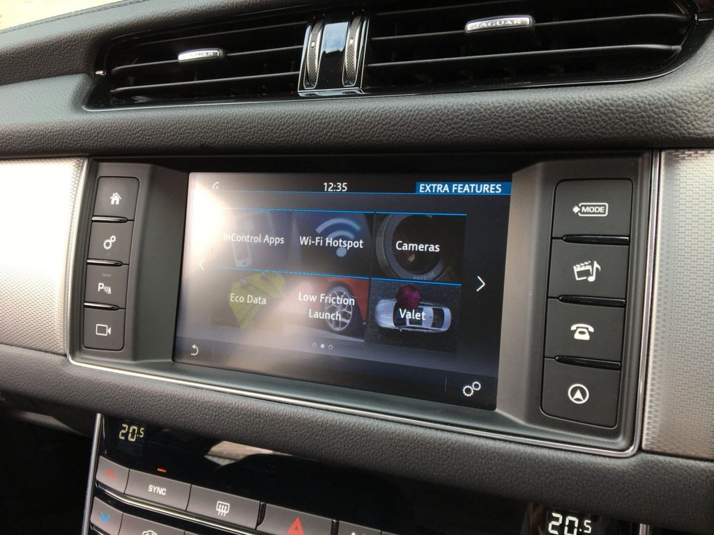 USED 2018 18 JAGUAR XF 2.0 D PRESTIGE 5d 177 BHP 