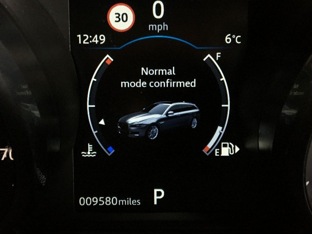 USED 2018 18 JAGUAR XF 2.0 D PRESTIGE 5d 177 BHP 