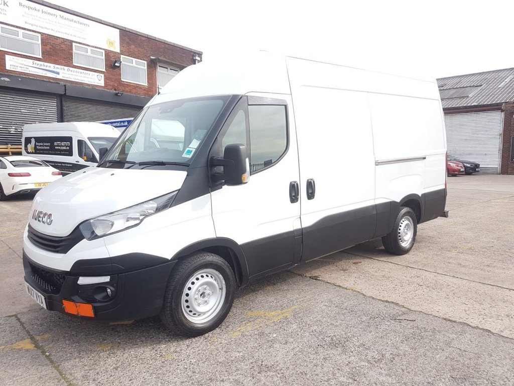 View our IVECO DAILY
