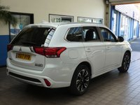 USED 2017 17 MITSUBISHI OUTLANDER 2.0 PHEV 4H 5d 200 BHP SAT NAV SUNROOF LEATHER VAT Q
