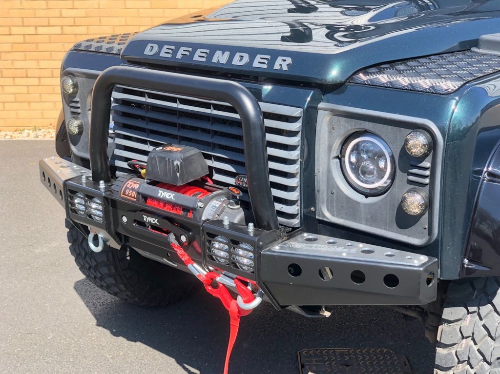 USED 2015 15 LAND ROVER DEFENDER 110 Double cab // 2.2 TD DCB // 4d // 122 BHP // spectre styling // Px swap 