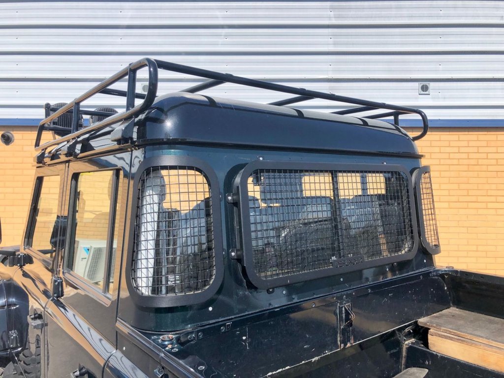 USED 2015 15 LAND ROVER DEFENDER 110 Double cab // 2.2 TD DCB // 4d // 122 BHP // spectre styling // Px swap 