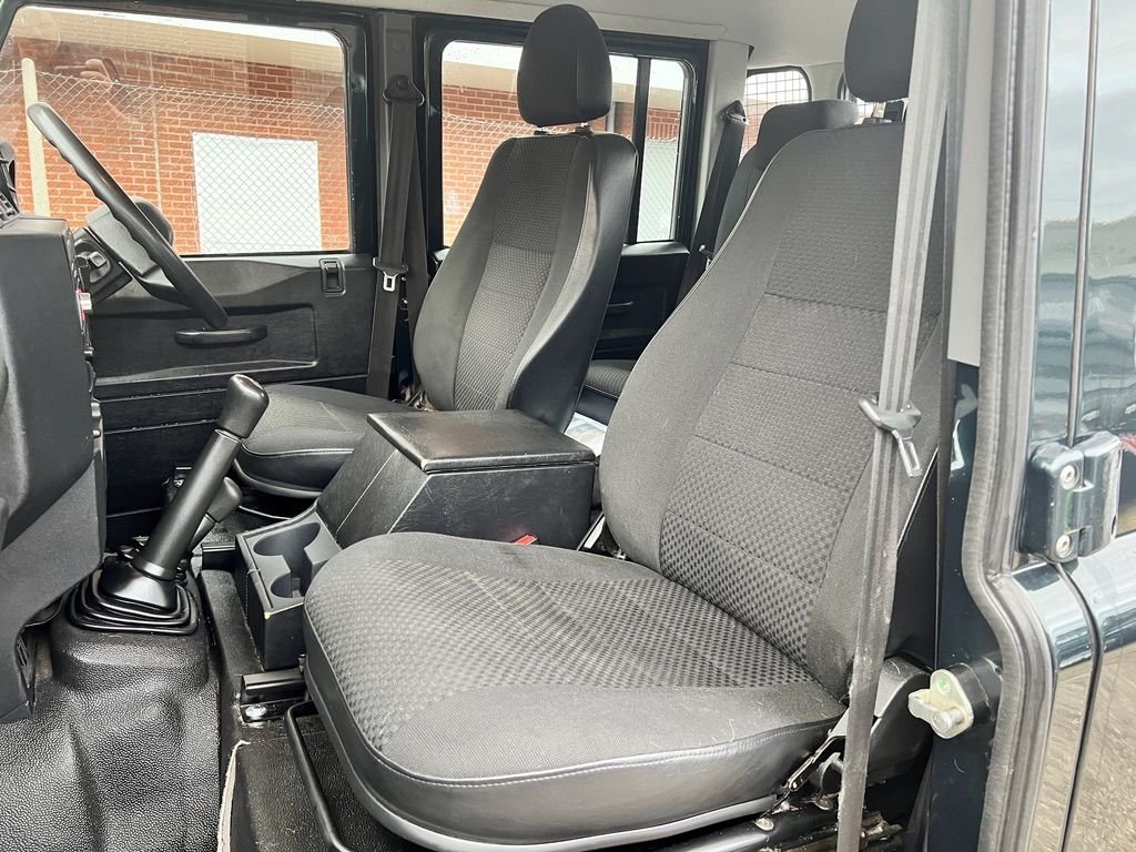 USED 2015 15 LAND ROVER DEFENDER 110 Double cab // 2.2 TD DCB // 4d // 122 BHP // spectre styling // Px swap 