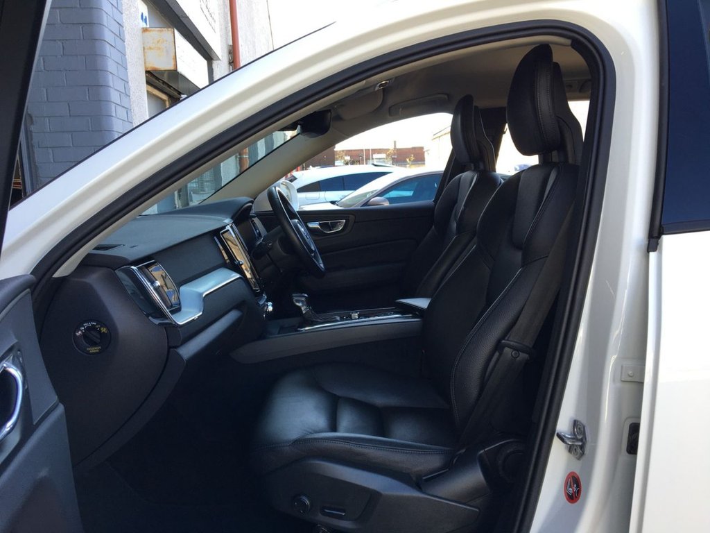 USED 2017 67 VOLVO XC60 2.0 D4 MOMENTUM AWD 5d 188 BHP 