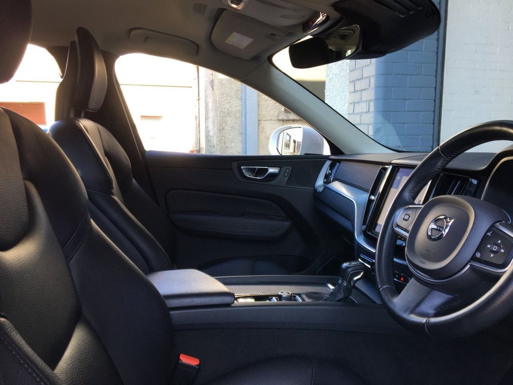 USED 2017 67 VOLVO XC60 2.0 D4 MOMENTUM AWD 5d 188 BHP 