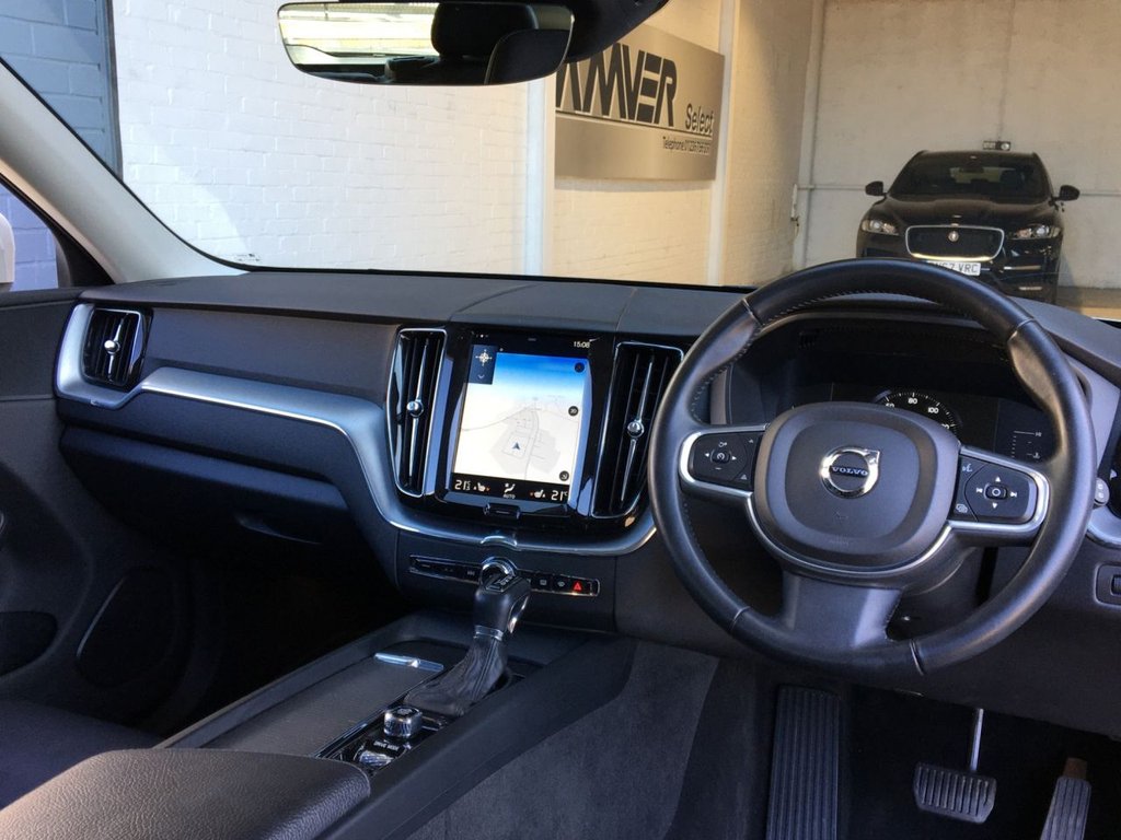 USED 2017 67 VOLVO XC60 2.0 D4 MOMENTUM AWD 5d 188 BHP 