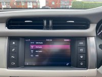 USED 2017 67 JAGUAR XF 2.0 D PRESTIGE 4d 161 BHP LEATHER | 20" ALLOYS | SAT NAV |