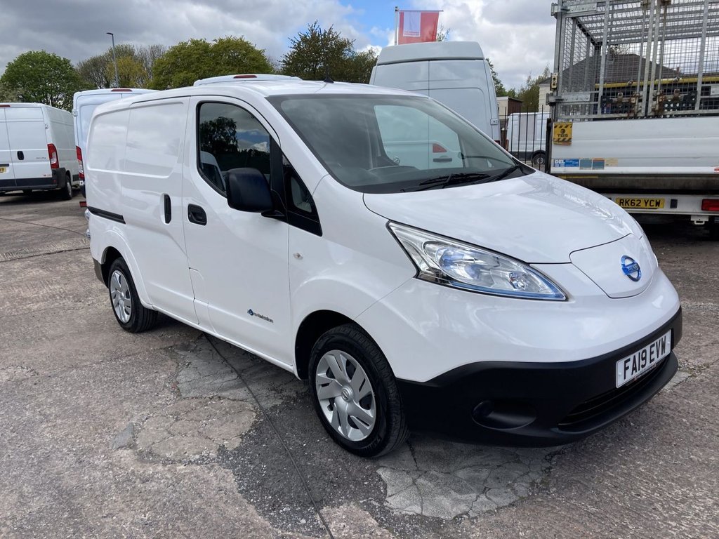 View our NISSAN NV200
