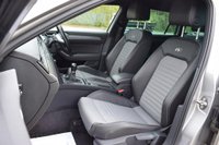 USED 2015 15 VOLKSWAGEN PASSAT 2.0 R LINE TDI BLUEMOTION TECHNOLOGY 5d 148 BHP 50,000 MILES! FULL SERVICE HISTORY! 2 KEYS! NAV! DAB!