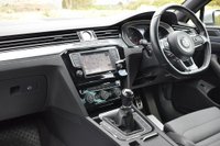 USED 2015 15 VOLKSWAGEN PASSAT 2.0 R LINE TDI BLUEMOTION TECHNOLOGY 5d 148 BHP 50,000 MILES! FULL SERVICE HISTORY! 2 KEYS! NAV! DAB!