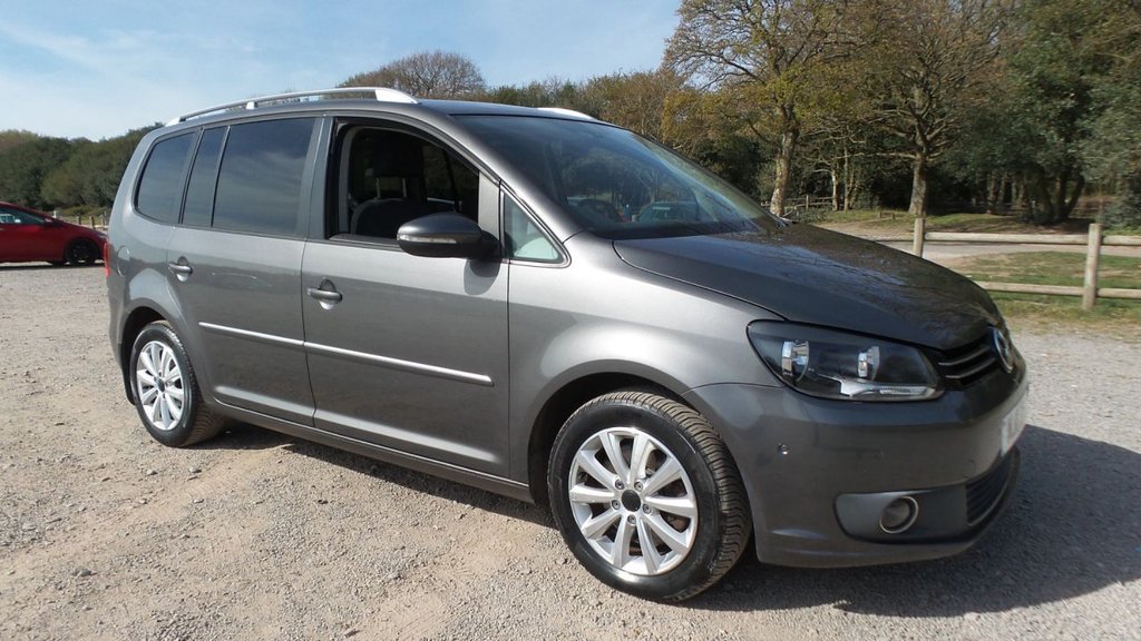 View our VOLKSWAGEN TOURAN