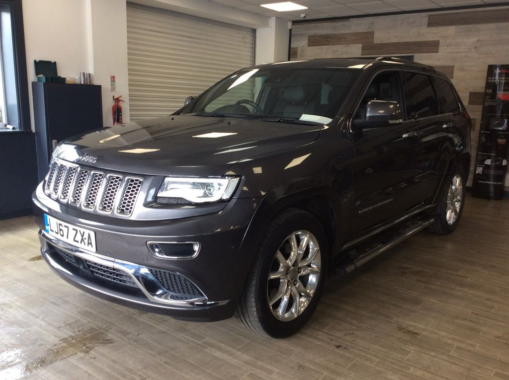 View our JEEP GRAND CHEROKEE