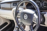 USED 2010 L JAGUAR X-TYPE 2.2 SE 4d AUTO 145 BHP SAT  NAV. LEATHER. F&R PARK SENSORS
