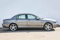 USED 2010 L JAGUAR X-TYPE 2.2 SE 4d AUTO 145 BHP SAT  NAV. LEATHER. F&R PARK SENSORS