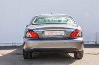 USED 2010 L JAGUAR X-TYPE 2.2 SE 4d AUTO 145 BHP SAT  NAV. LEATHER. F&R PARK SENSORS