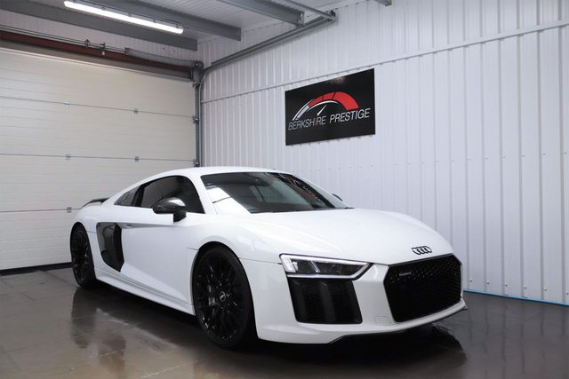 2015 65 Audi R8 5.2 V10 PLUS QUATTRO 2d 602 BHP