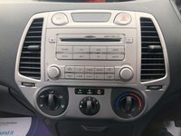 USED 2010 10 HYUNDAI I20 1.2 COMFORT 5d 77 BHP Bright Metallic Paint + Air Con & AUX Input